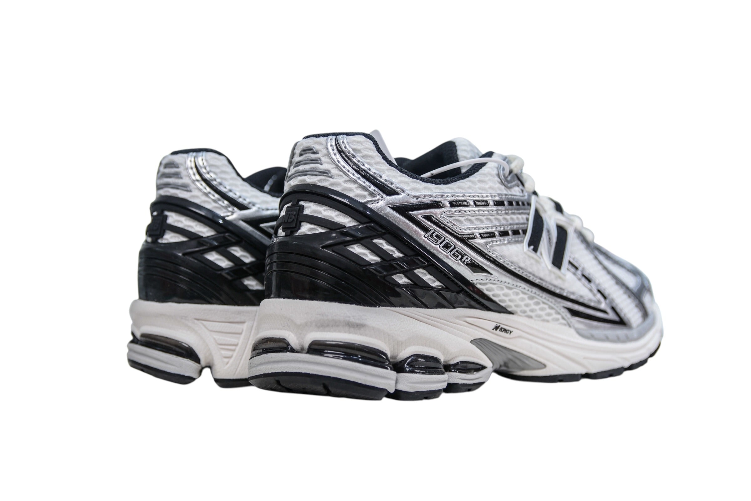 NEW BALANCE 1906R WHITE/SILVER/BLACK