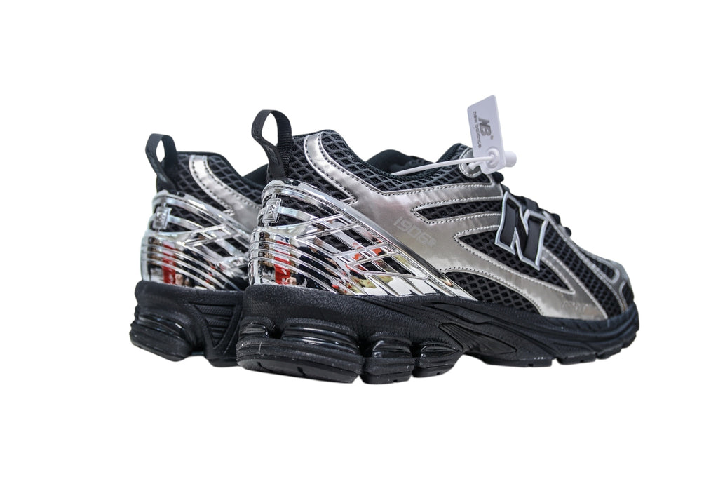 NEW BALANCE 1906R BLACK/SILVER
