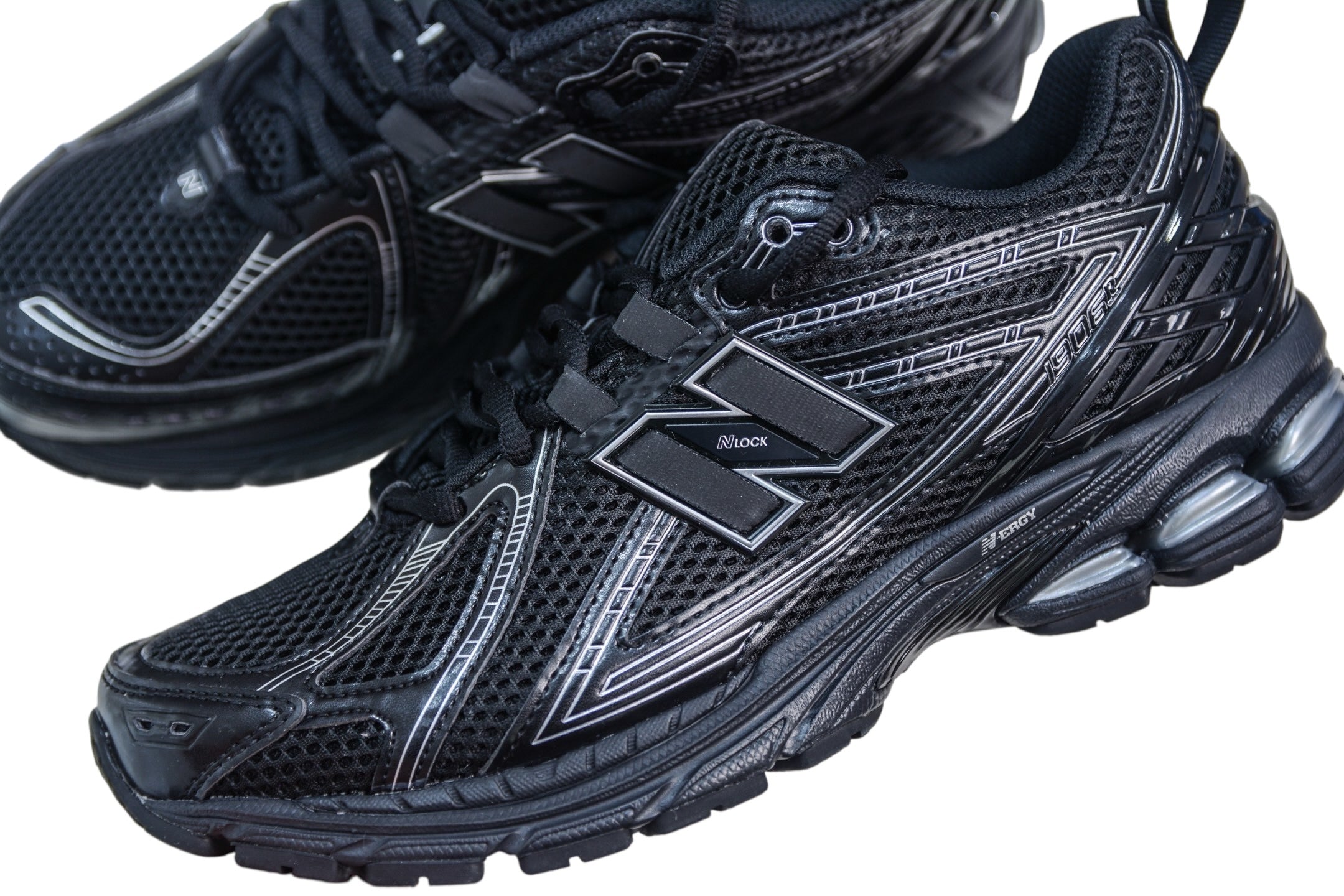 NEW BALANCE 1906R TRIPLE BLACK