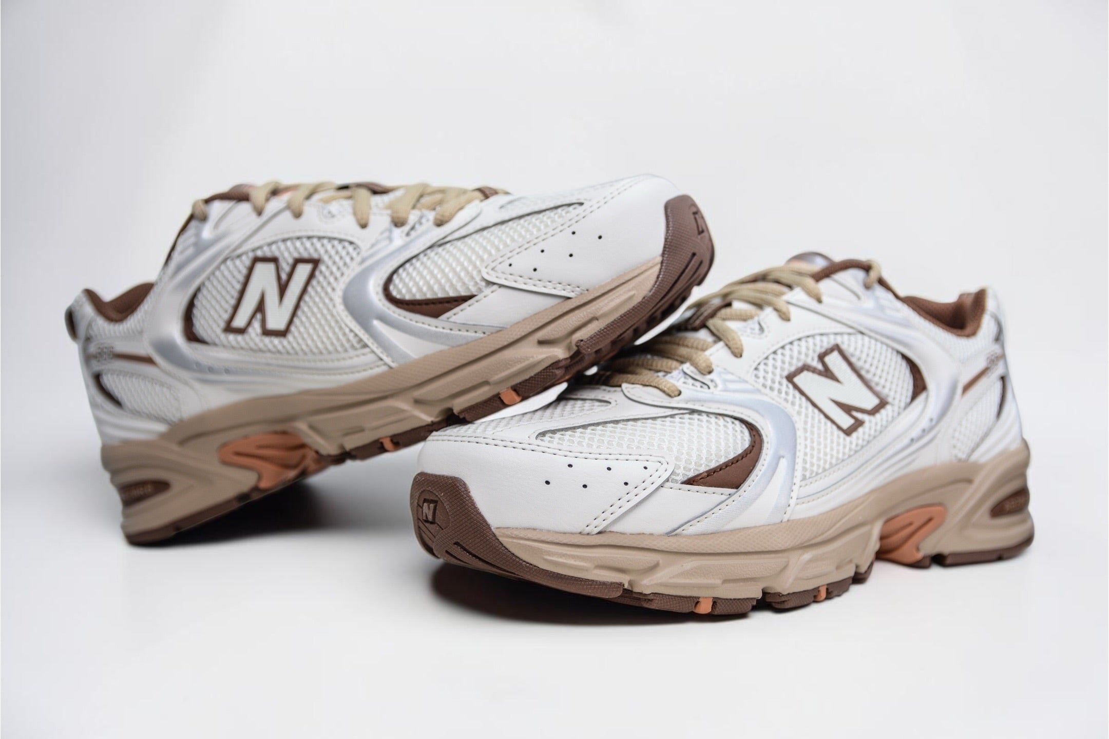NEW BALANCE 530 WHITE/SILVER/BROWN
