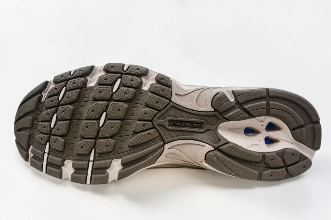 NEW BALANCE 530 BIEGE/TAUPE/CREAM