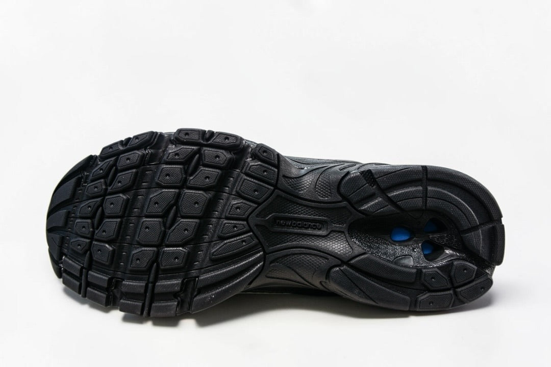 NEW BALANCE 530 TRIPLE BLACK