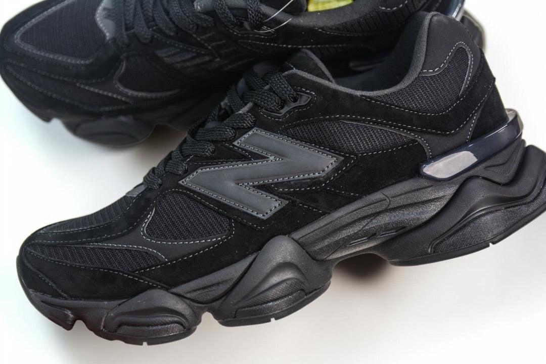 NEW BALANCE 9060 TRIPLE BLACK