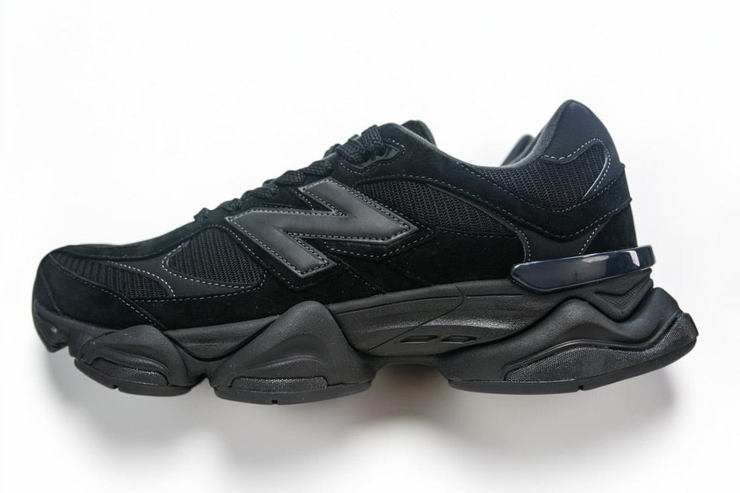 NEW BALANCE 9060 TRIPLE BLACK