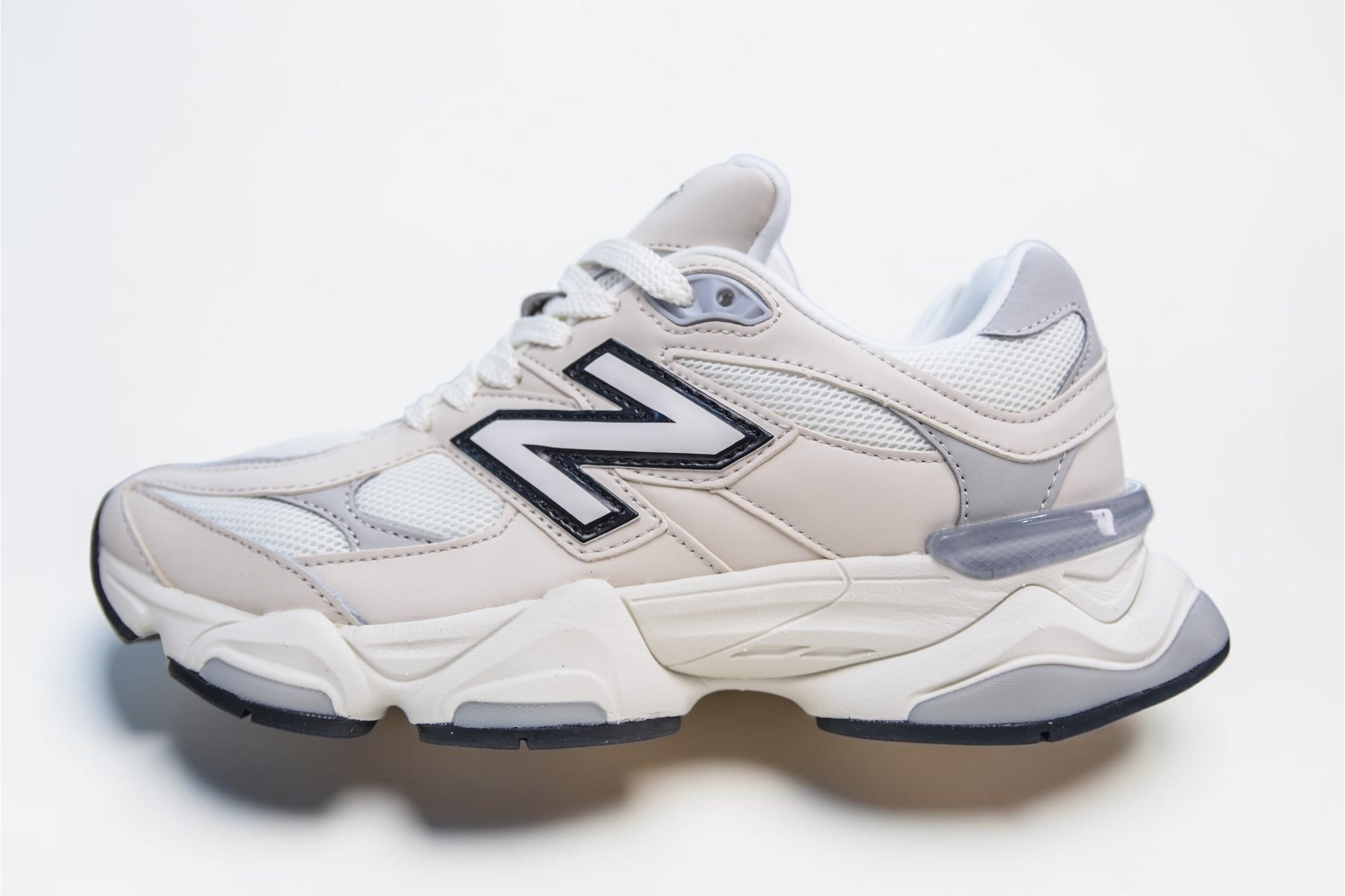 NEW BALANCE 9060 SEA SALT/WHITE