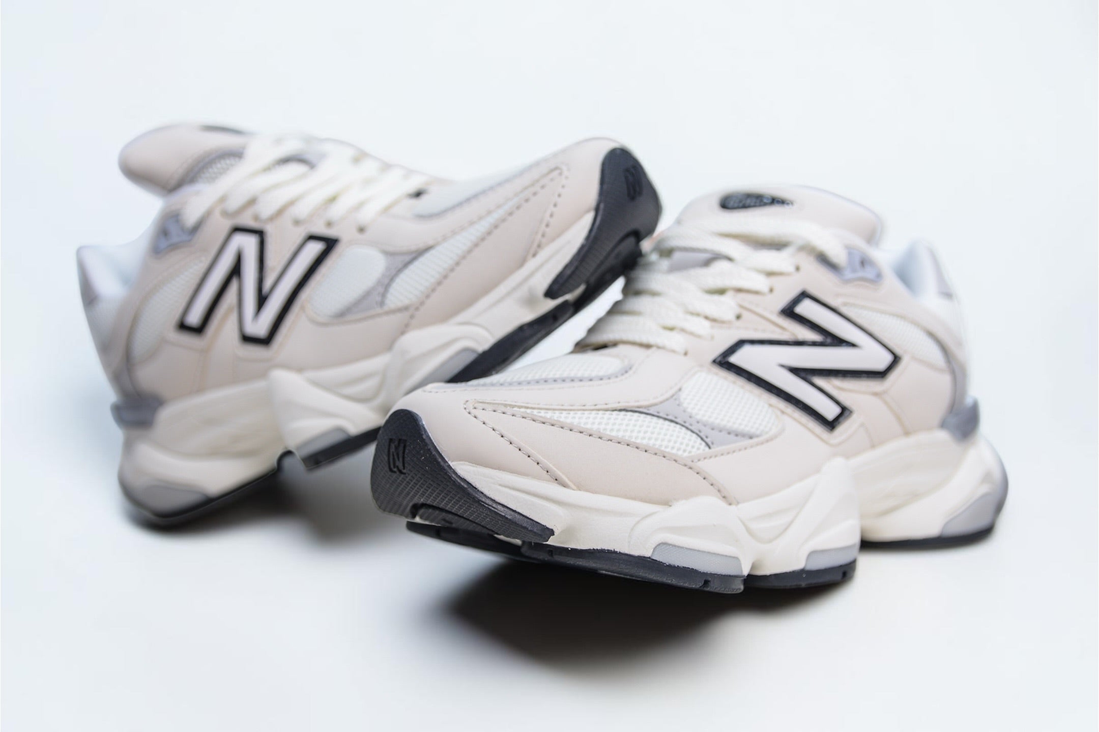NEW BALANCE 9060 SEA SALT/WHITE