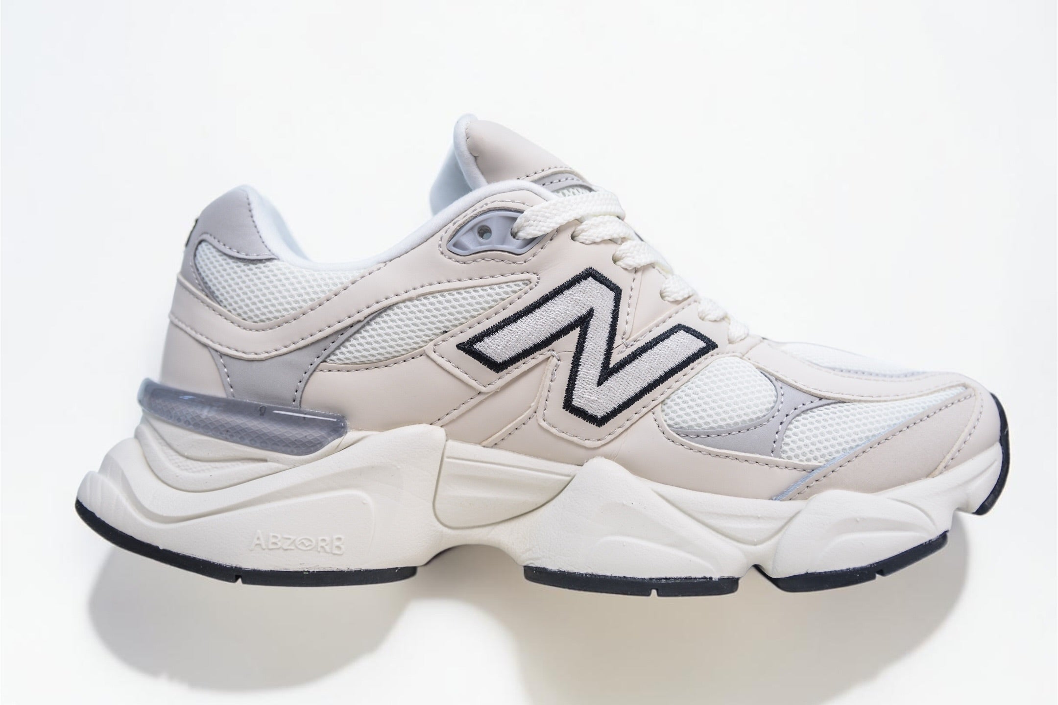 NEW BALANCE 9060 SEA SALT/WHITE