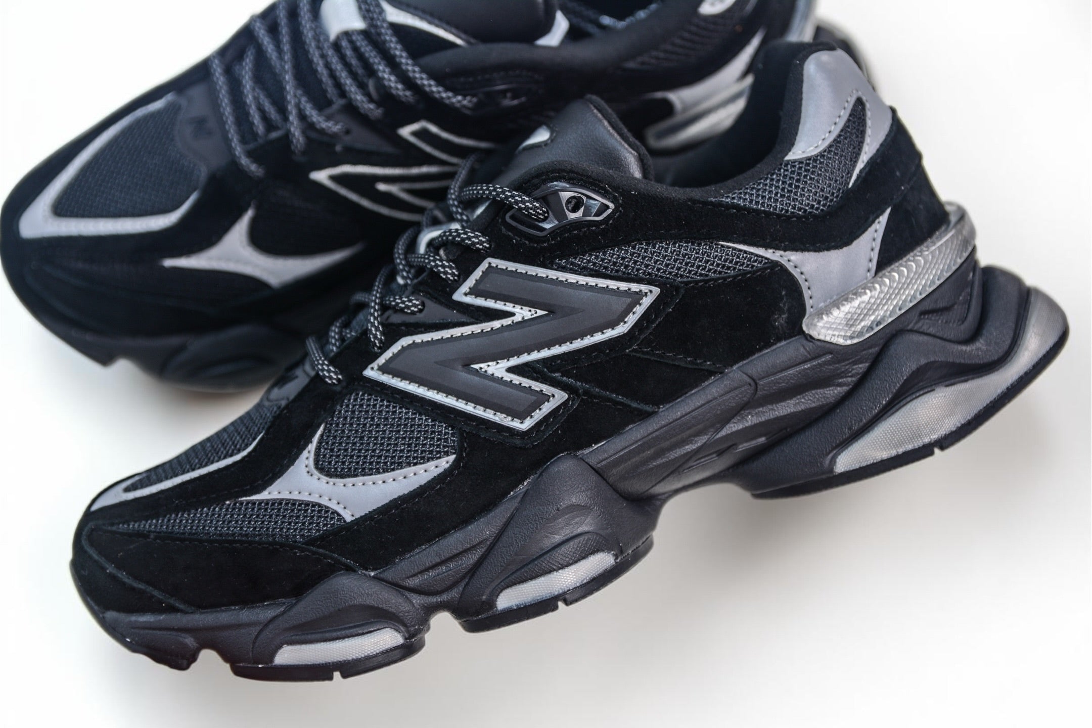NEW BALANCE 9060 BLACK/SILVER