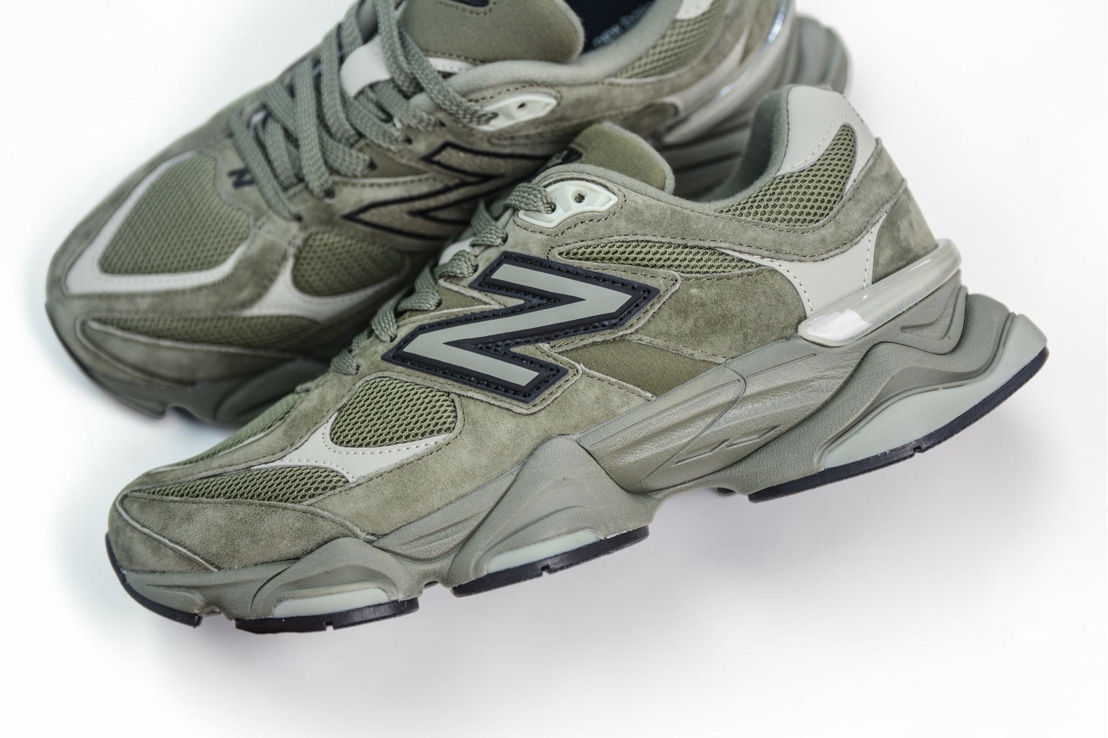 NEW BALANCE 9060 OLIVE GREEN/GREY