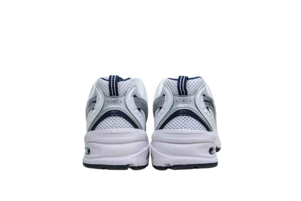 New Balance 530 Trainers – Silver/White